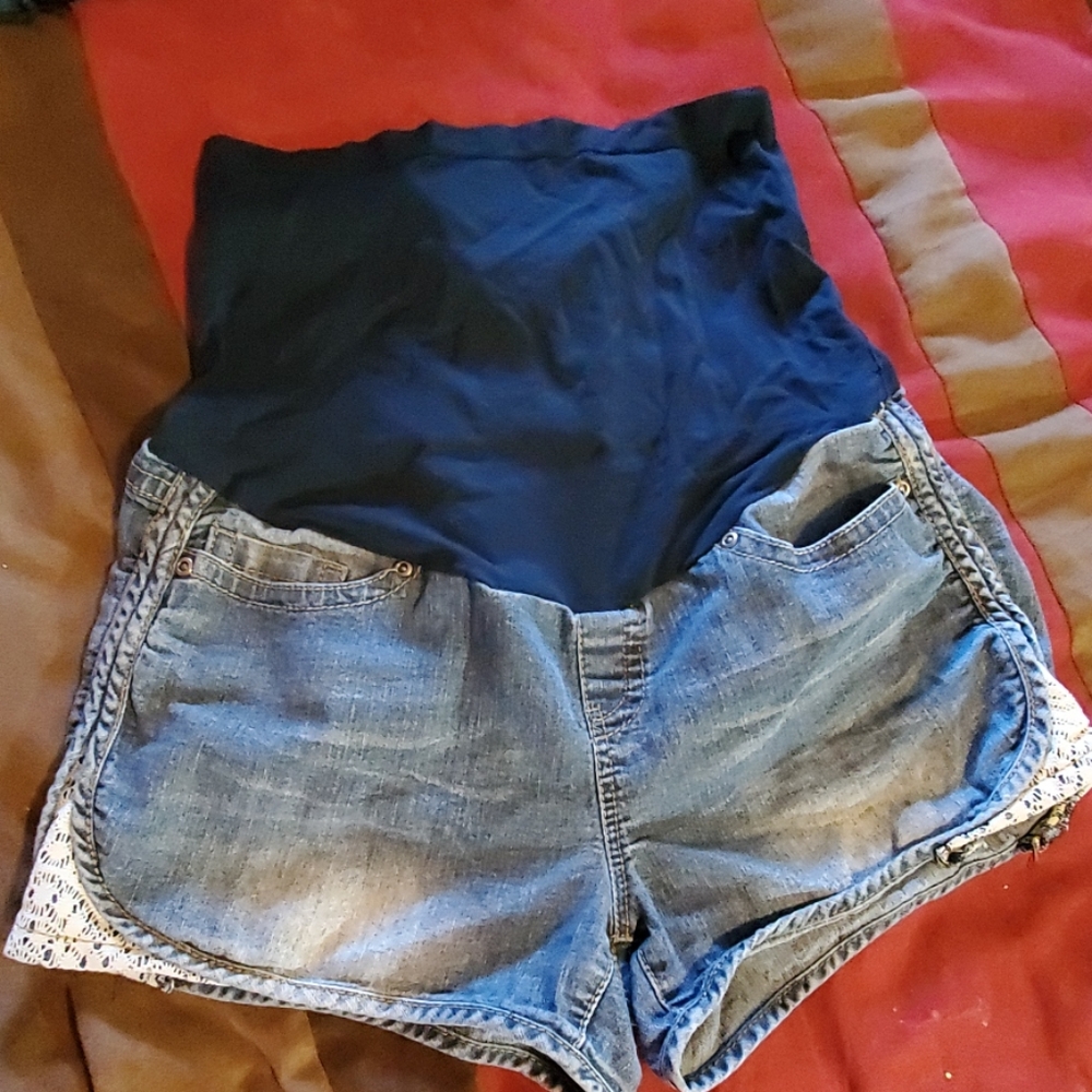 Maternity shorts